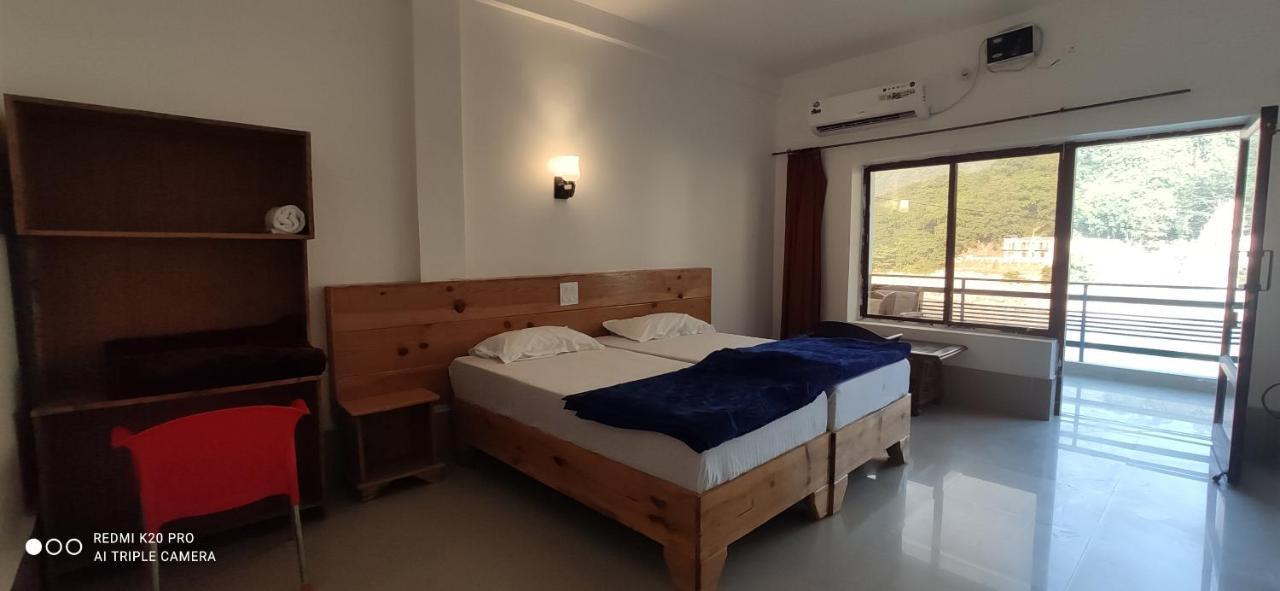 H7 Stay On The Ganges, Yoga & Spa Resort, Rishikesh Exterior photo